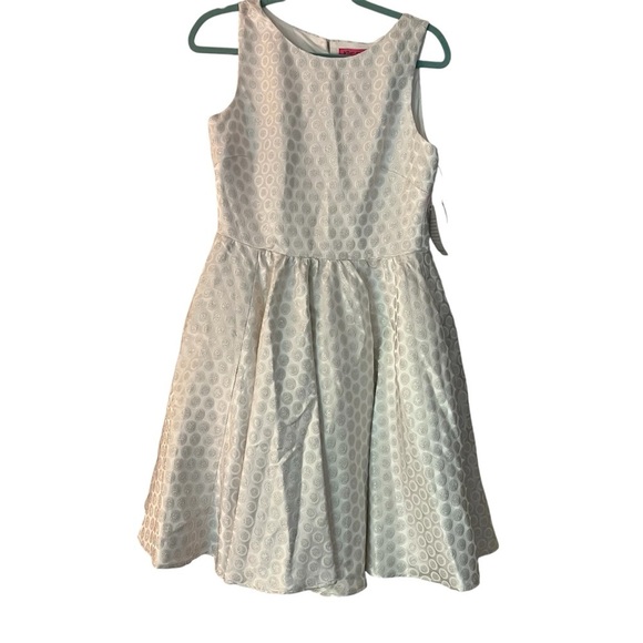 Betsey Johnson white and sliver mini dress. Size 8 - Picture 2 of 8